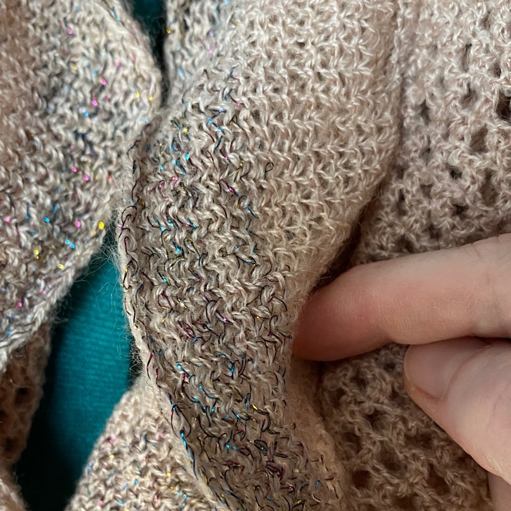 BRAND NEW Modena Infinity Ruffle Scarf - Picture 2 of 4